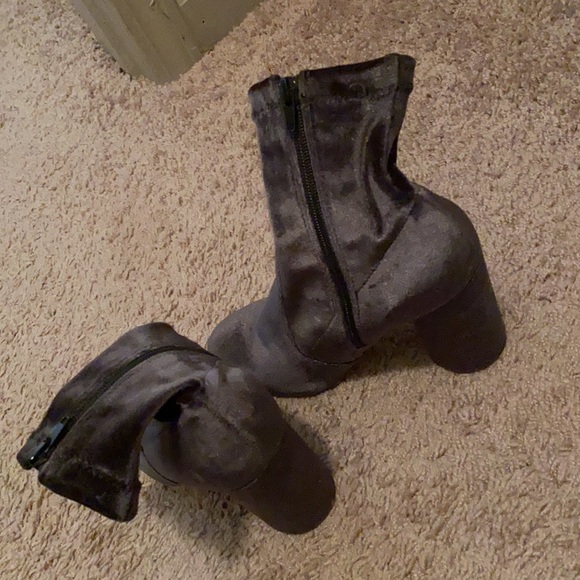 Steve Madden booties - Picture 2 of 2